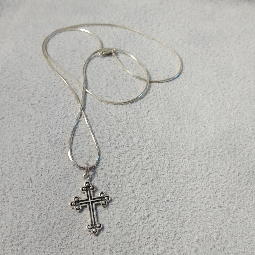 Sterling silver cross Italy 1 1/2" x 1" silver chain 23"
